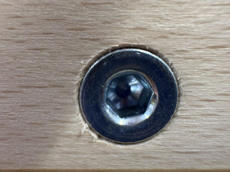Versenkte Schraube im Holz